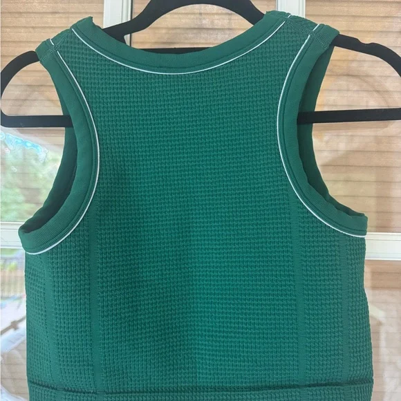 All in Motion Dark Green Textured Crop Tank - Picture 3 of 4